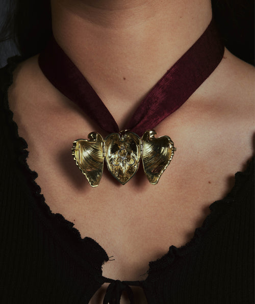 THE MIRAGE OF ABYSS 24SS / HEART CLAM RIBBON NECKLACE