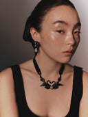 Round Swan Enamel Earrings Color Plating Black (Pairs)