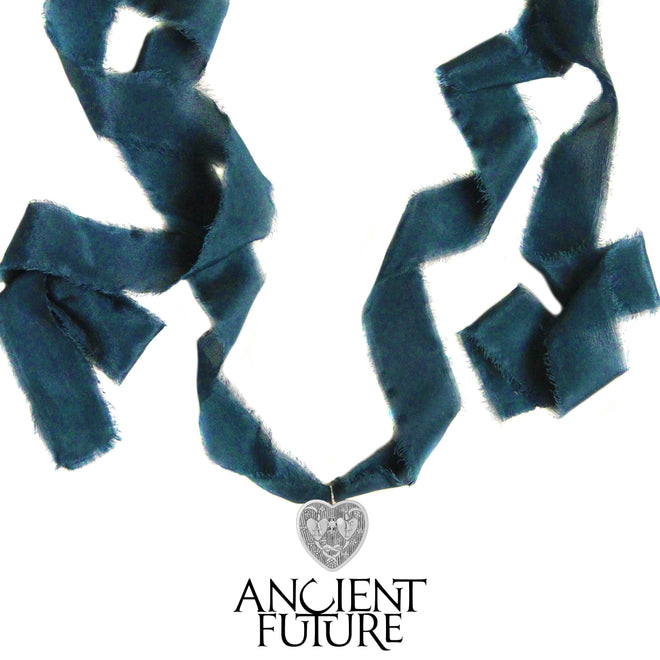 SPECIAL EDITION  /  HEARTS COIN NECKLACE (RIBBON)